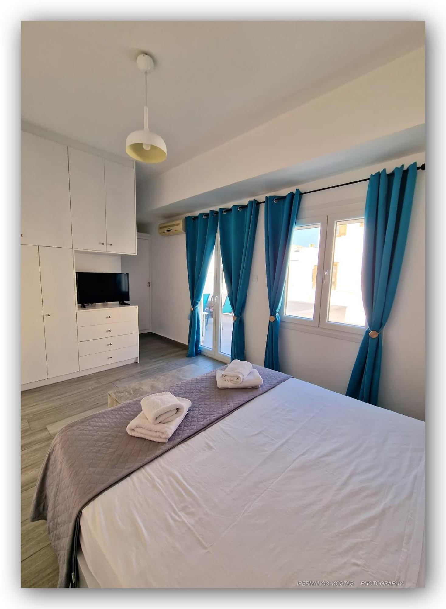 Welcome Home Syros Port Apartment แอร์มูโปลี ภายนอก รูปภาพ