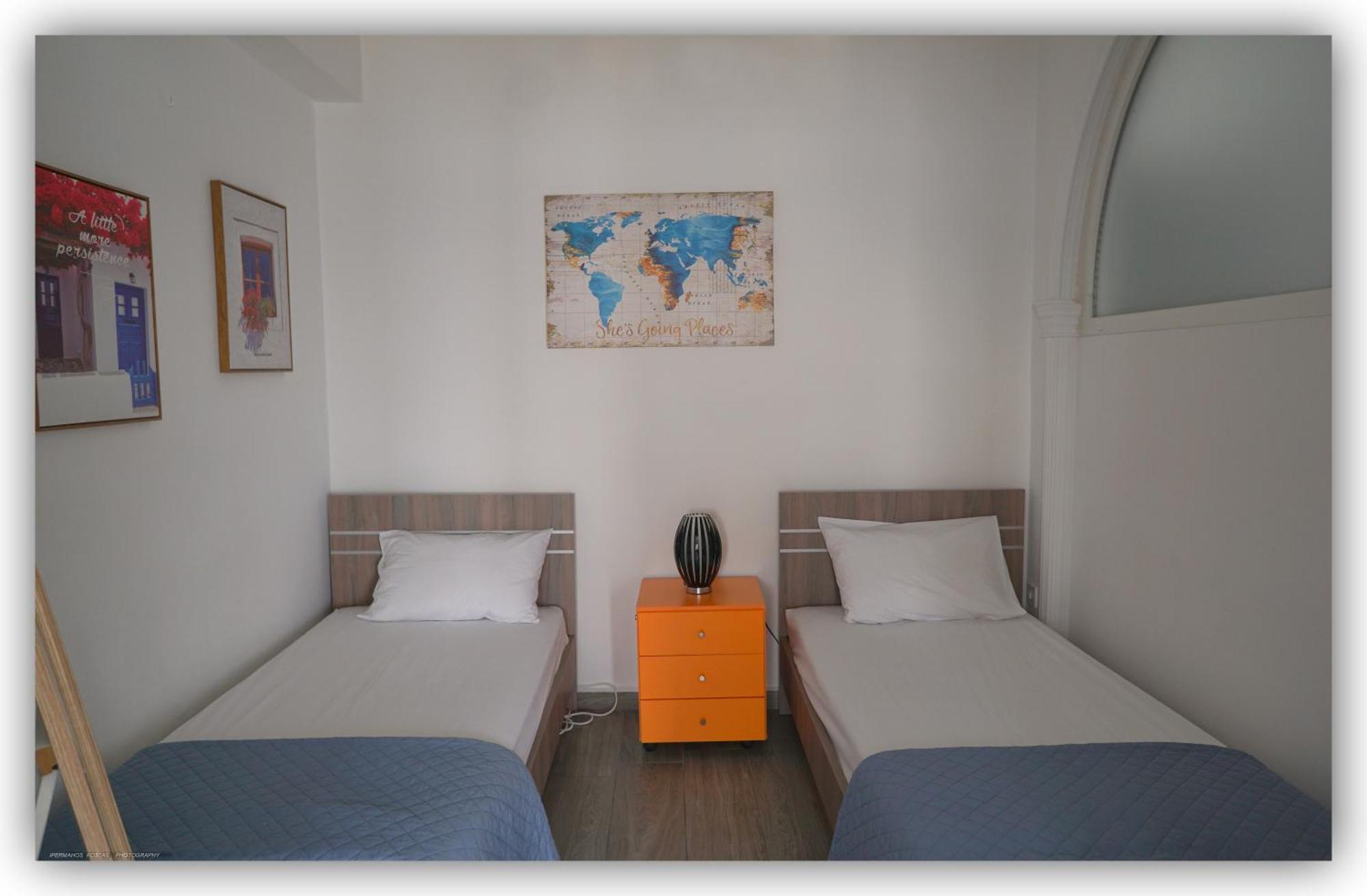 Welcome Home Syros Port Apartment แอร์มูโปลี ภายนอก รูปภาพ
